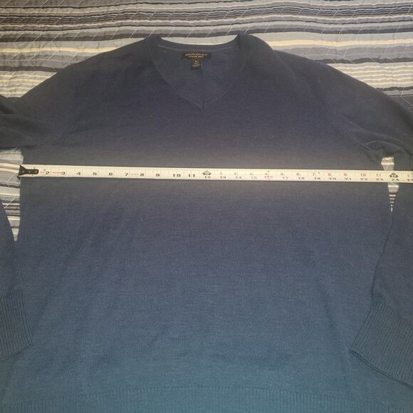 Banana Republic Size XL Two Luxury Men's Blue Sweaters Wool and Silk Preppy - Picture 8 of 11